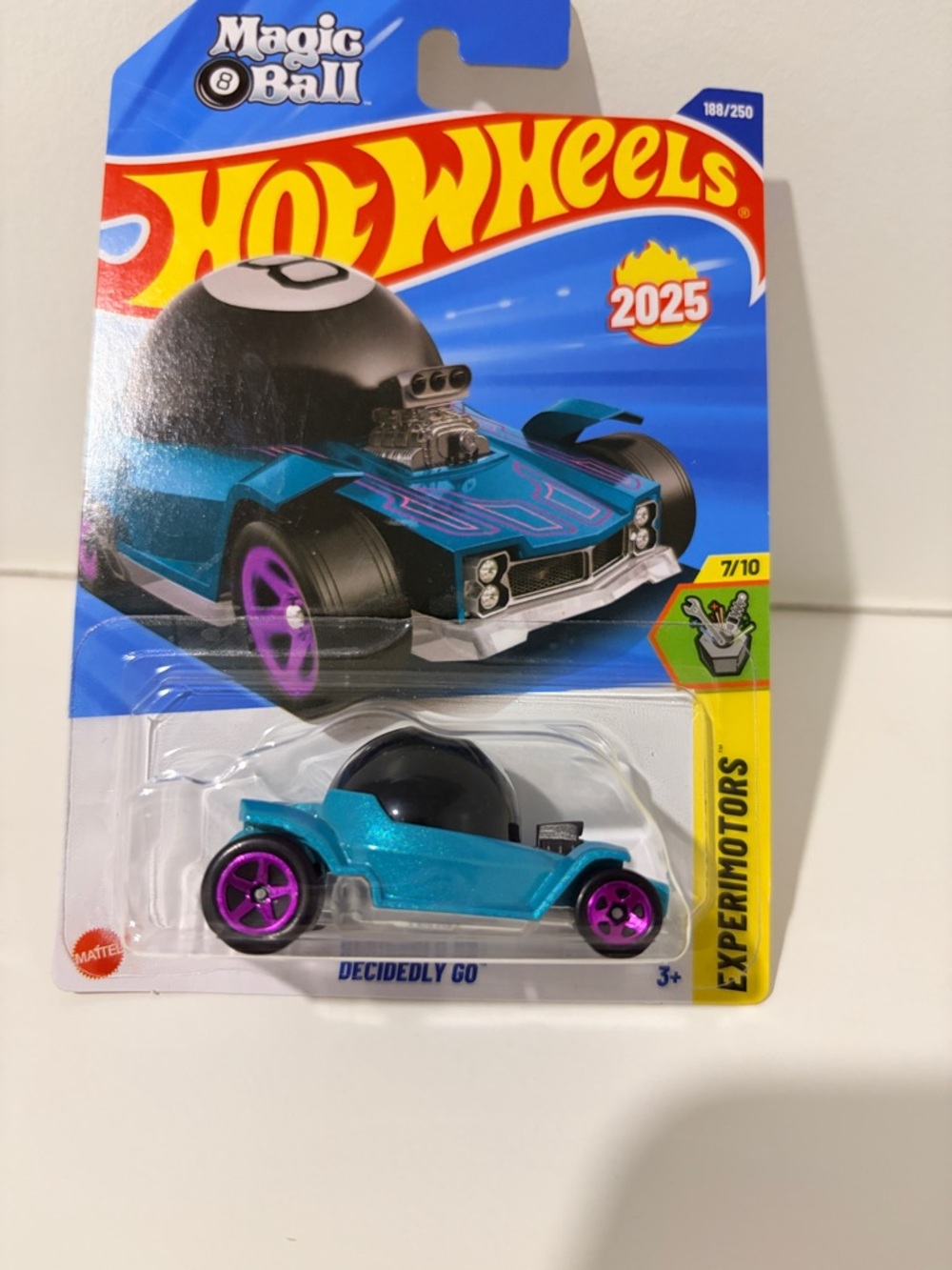 Hot wheels 🔥2025 Magic 8 Ball Decidedly Go Experimotors